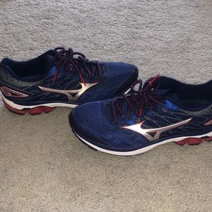 Men’s Size 9 Mizuno Running Shoes